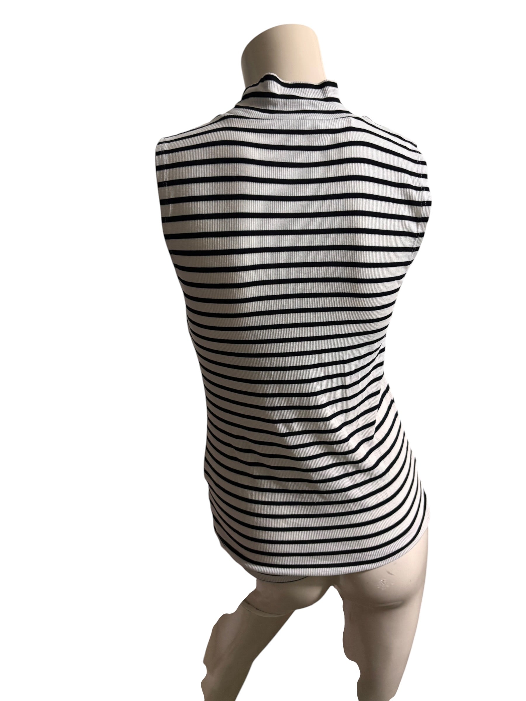 Black & White Ribbed Sleeveless High Neck Top ￼